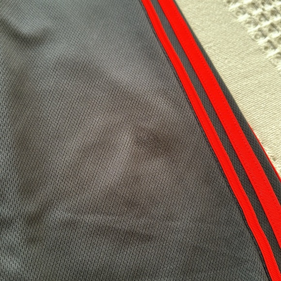 Bundle of two Adidas T-shirt and pants t-shirt size S8 and pants size M10-12 - Picture 9 of 9